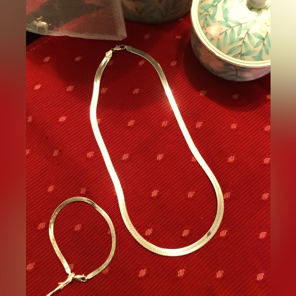 Italy 925 Silver Jewelry - Vintage Italy 🇮🇹 Herringbone 925 6mm Necklace with matching bracelet.